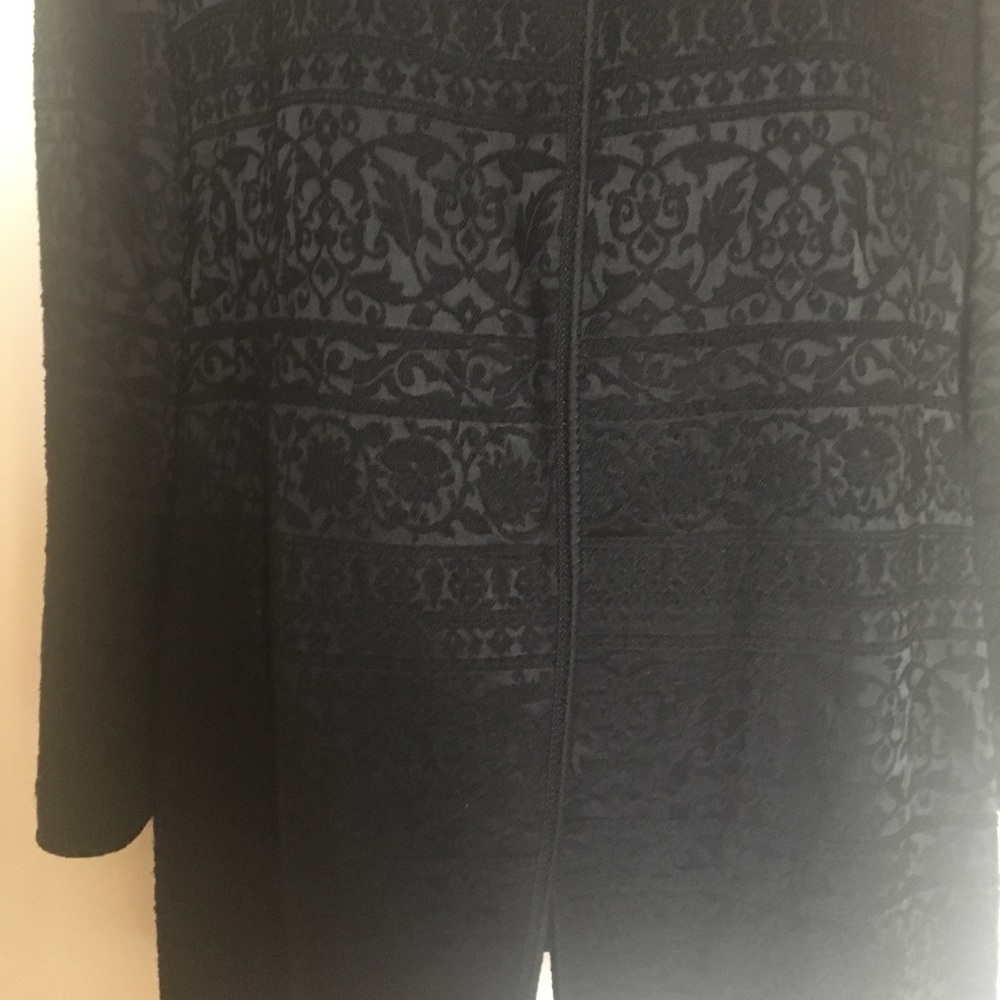 Blazer - Picture 3 of 4